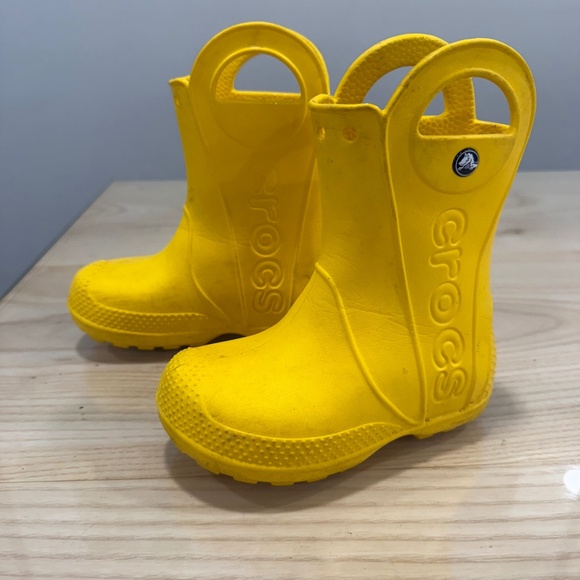 Kids Crocs Rainboots - Picture 1 of 4